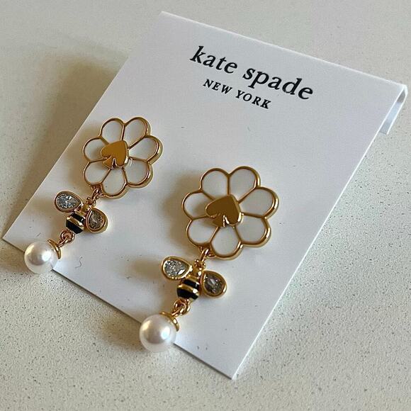 KATE SPADE Earrings, Gold Daisy w/ Bee & Pearls, NEW IN PACKAGING! - Picture 3 of 5